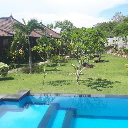 Gatri Hut Hotel นูซาเลมโบงัน ภายนอก รูปภาพ