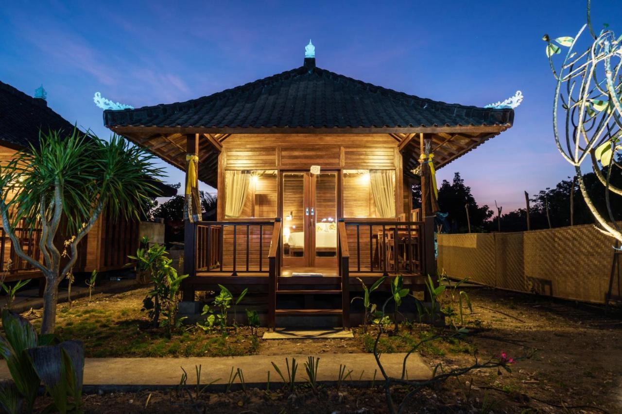 Gatri Hut Hotel นูซาเลมโบงัน ภายนอก รูปภาพ