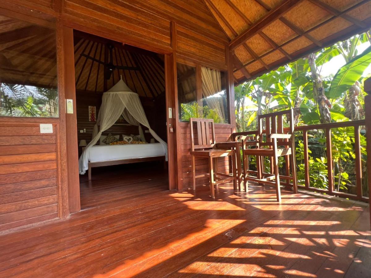 Gatri Hut Hotel นูซาเลมโบงัน ภายนอก รูปภาพ