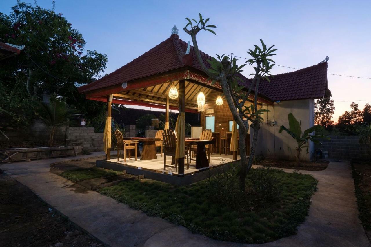 Gatri Hut Hotel นูซาเลมโบงัน ภายนอก รูปภาพ