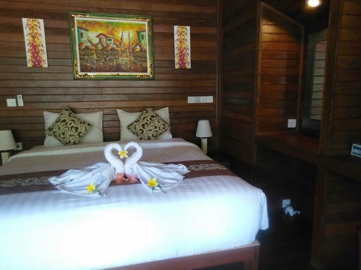 Gatri Hut Hotel นูซาเลมโบงัน ภายนอก รูปภาพ