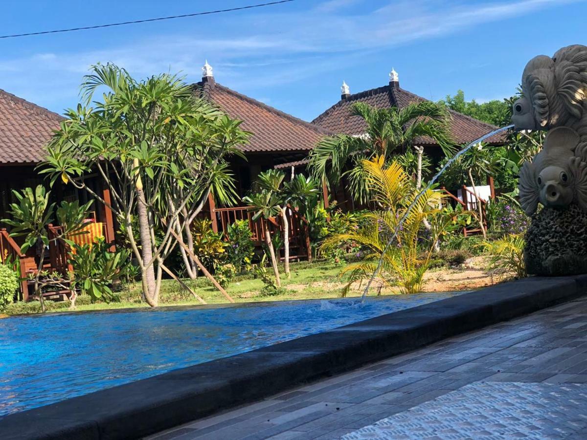 Gatri Hut Hotel นูซาเลมโบงัน ภายนอก รูปภาพ