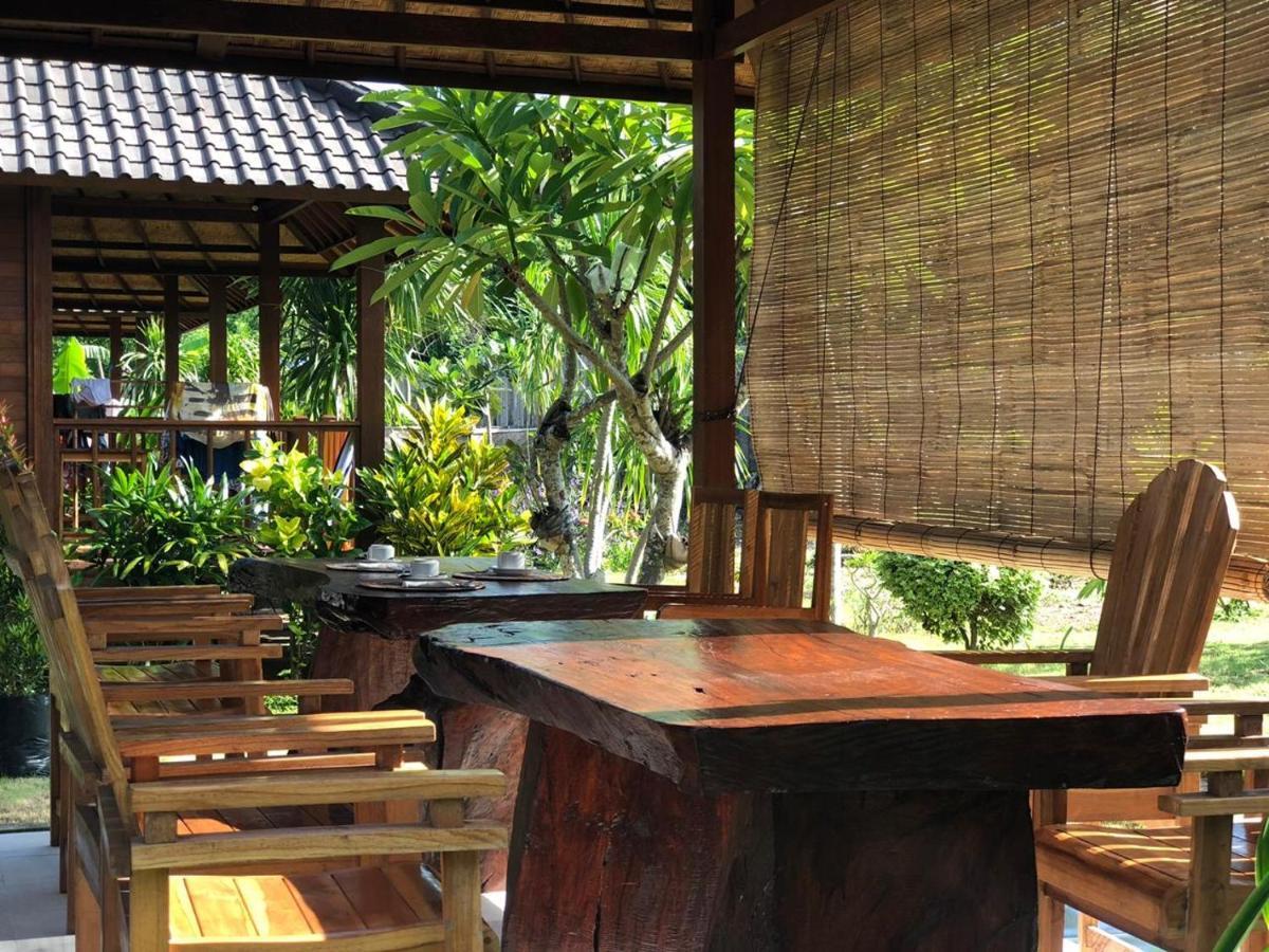 Gatri Hut Hotel นูซาเลมโบงัน ภายนอก รูปภาพ