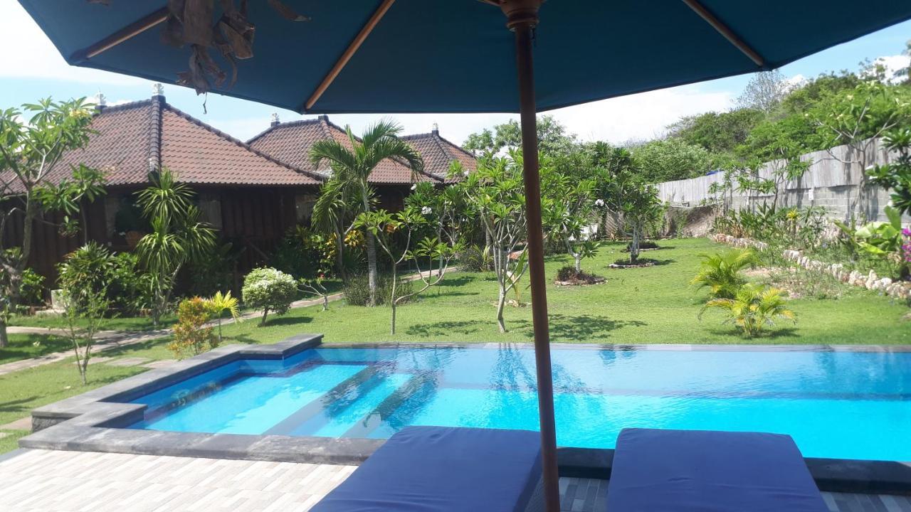 Gatri Hut Hotel นูซาเลมโบงัน ภายนอก รูปภาพ
