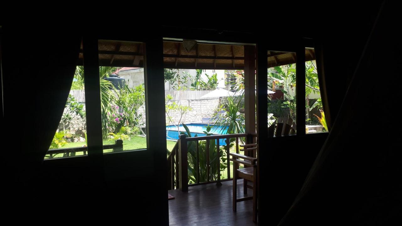 Gatri Hut Hotel นูซาเลมโบงัน ภายนอก รูปภาพ